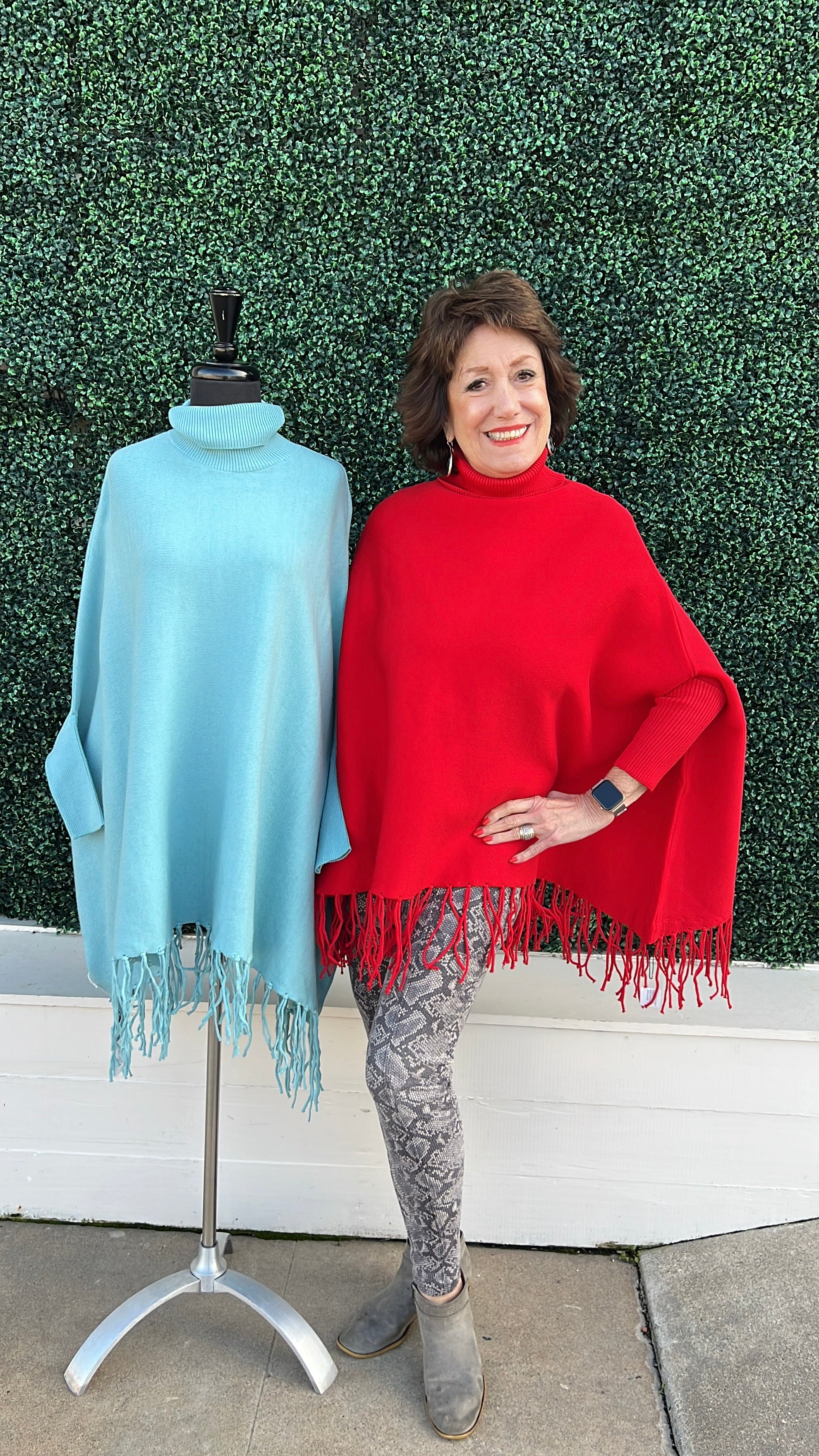 Turtleneck_Acrylic_Fringe_Ponc