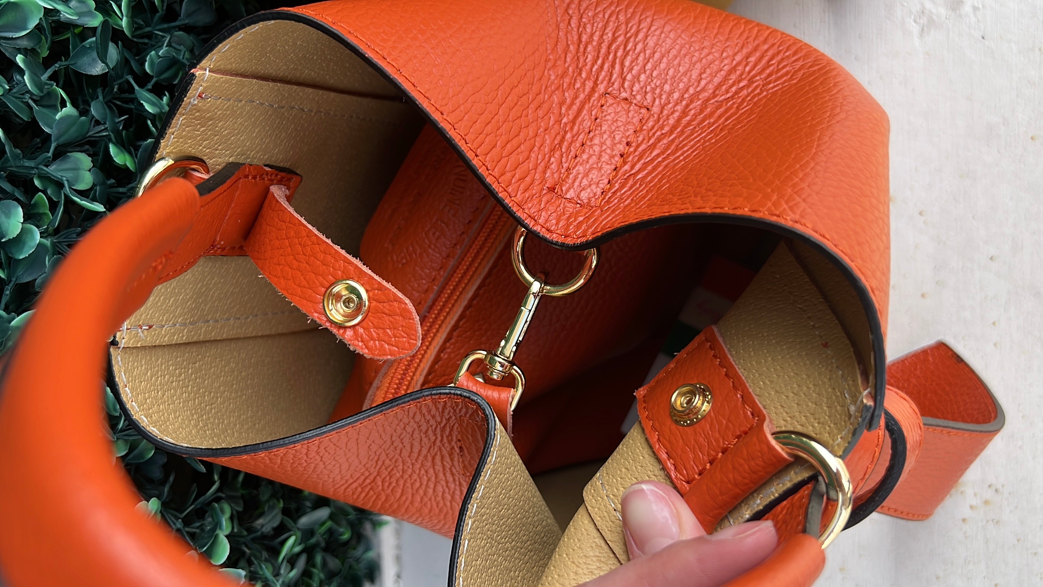 2-in-1 Bucket Bag – Très Chic Boutique