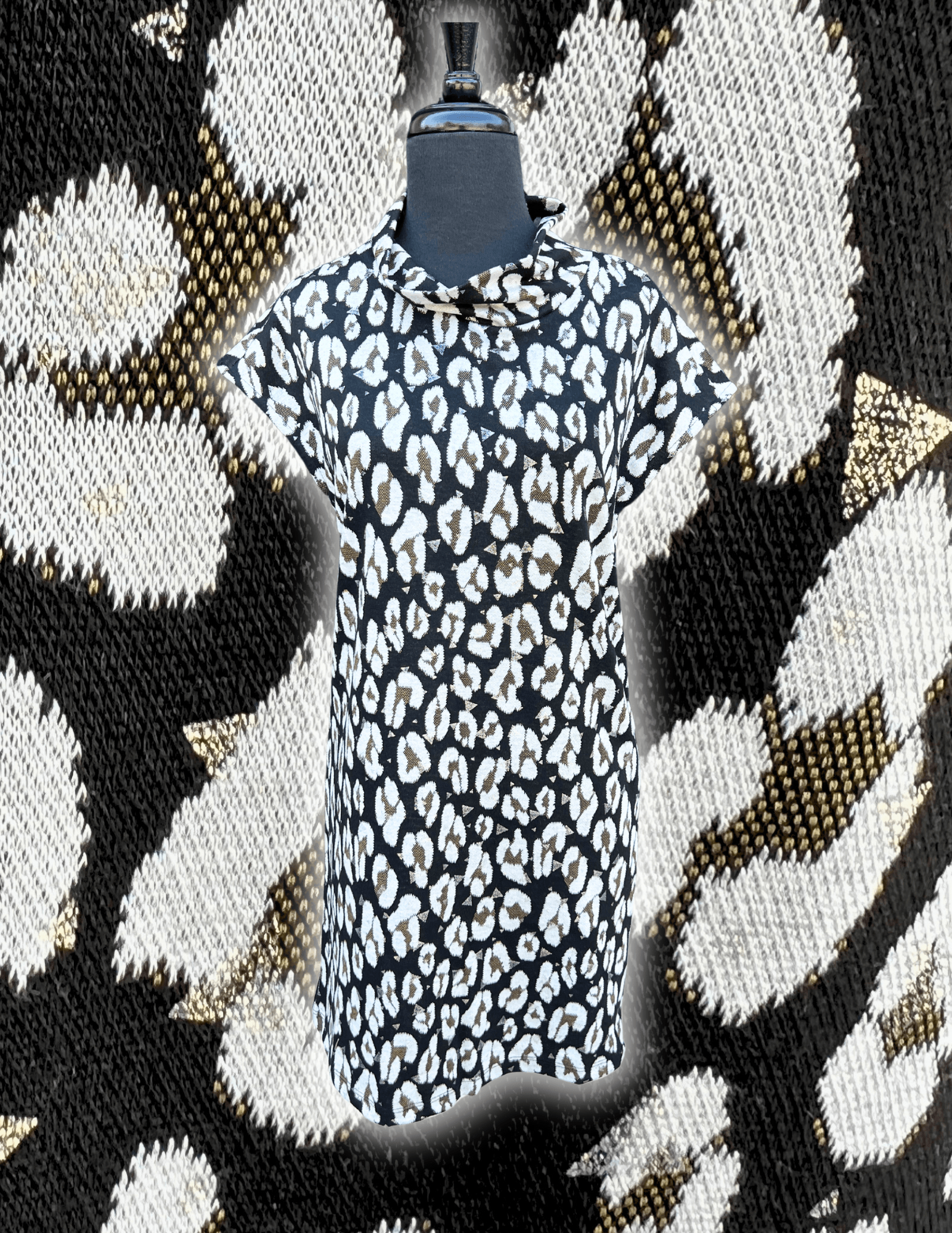 Silver thread sheath – Très Chic Boutique