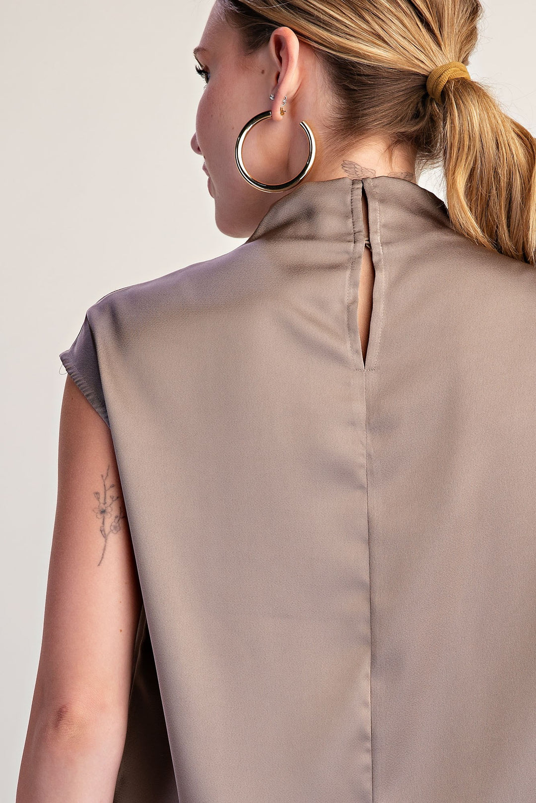 Cowl neck slvs satin top