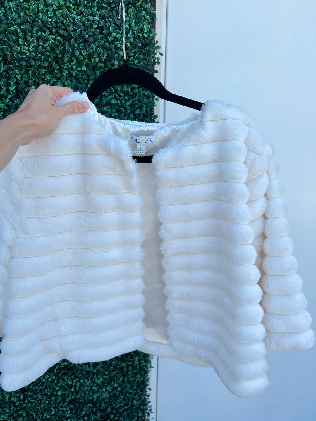 Faux Fur Short Bolero Jacket she and sky brand new color white