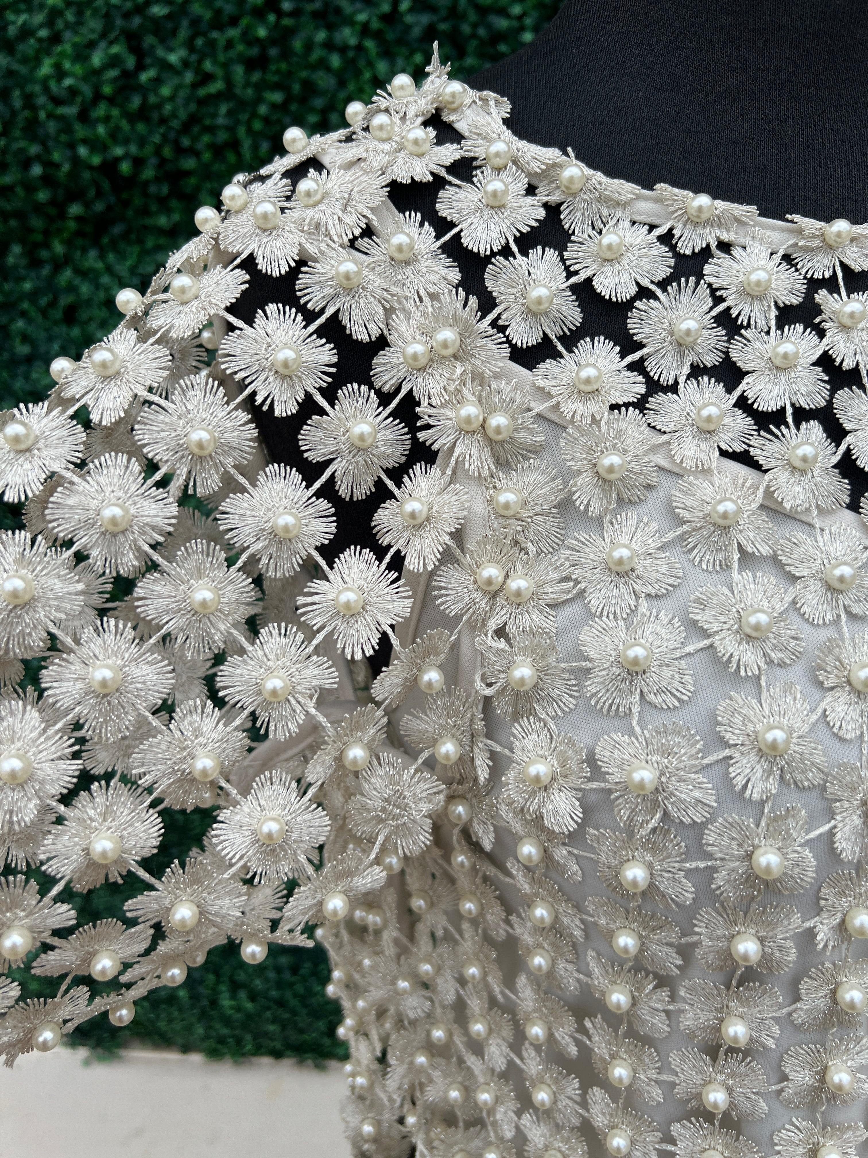 Pearl Overlay Blouse | Holiday Outfits | Women's Boutique – Très