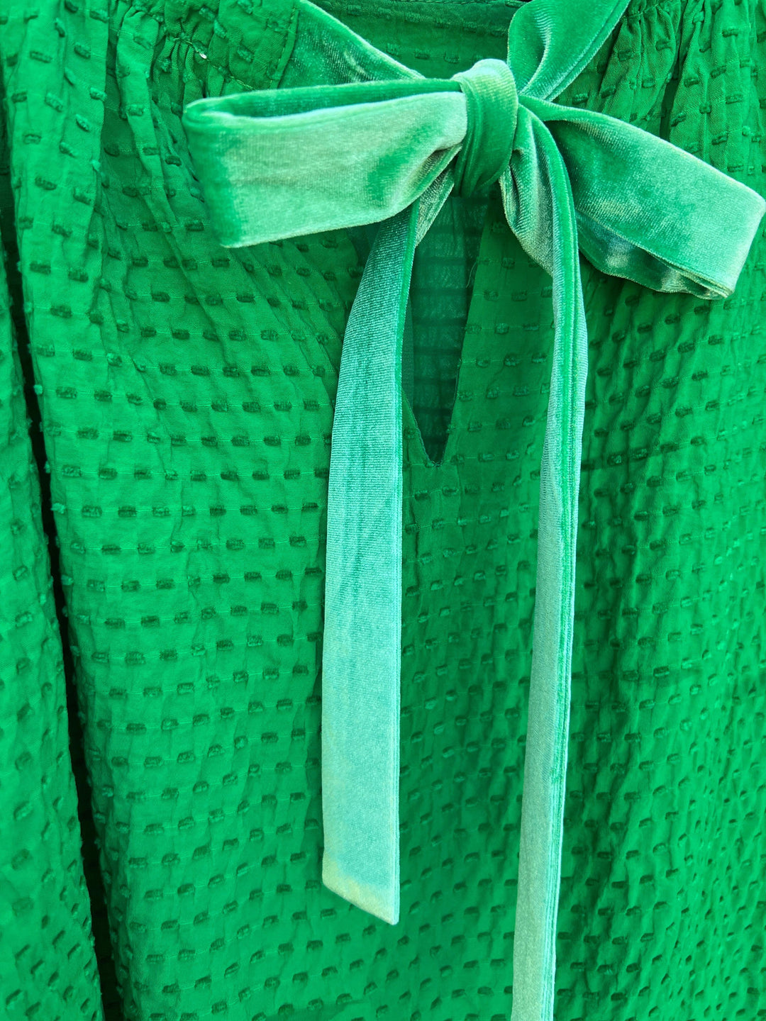 Velvet Bow & Polka-Dot Dress | Women's Dresses Boutique | Tres Chic Trs Chic Boutique Velvet Bow & Polka-Dot Dress | Women's Dresses Boutique | Tres Chic Trs Chic Boutique