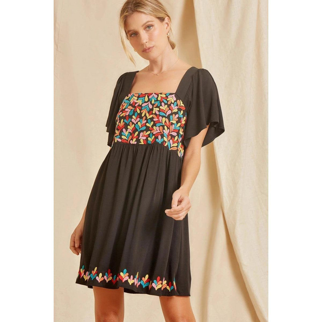 Flutter Embroidered Dress - Très Chic