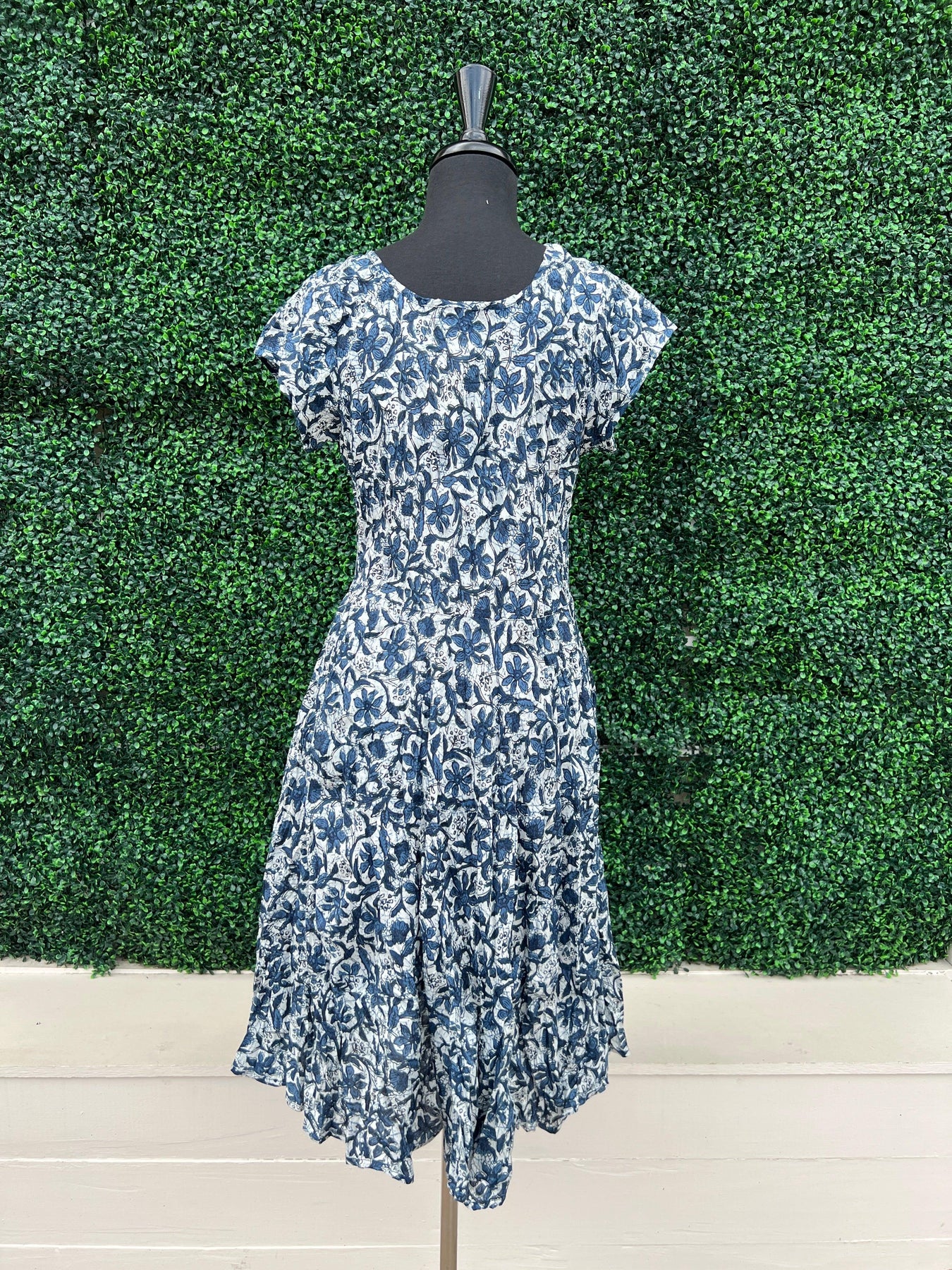 Blue and White Chinoiserie Dress | Dress Addict Brand Boutique Trs Chic Boutique Blue and White Chinoiserie Dress | Dress Addict Brand Boutique Trs Chic Boutique