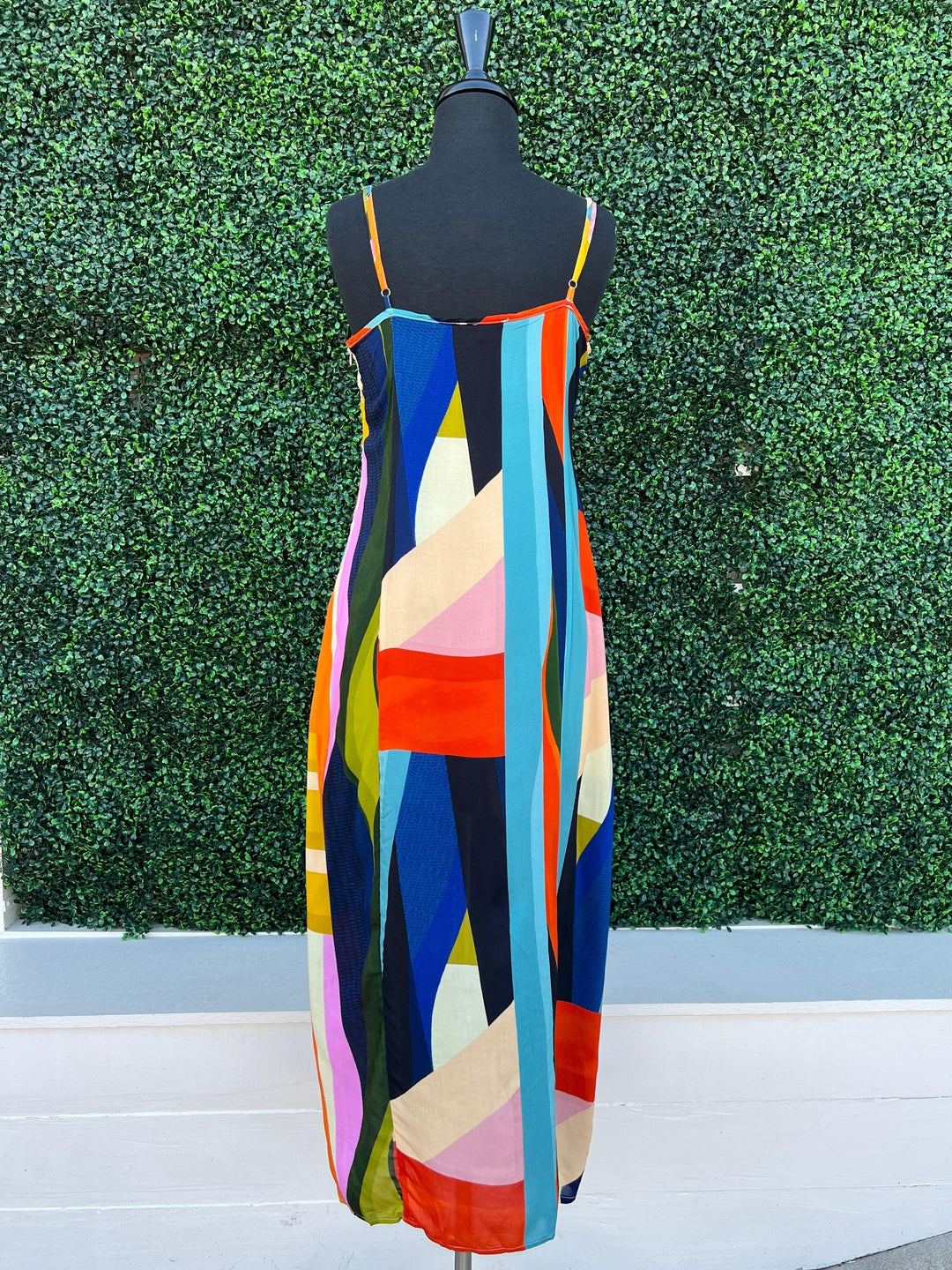 funky maxi dress Love this funky & ornamental 1960's maxi dress! Small $59 Scarf: $8.99 Sunglasses: $12.99 #ootd #thrift #60s #60sfashion #70s #70sstyle #vintage #vintagedress #vintagestyle #vintagefashion