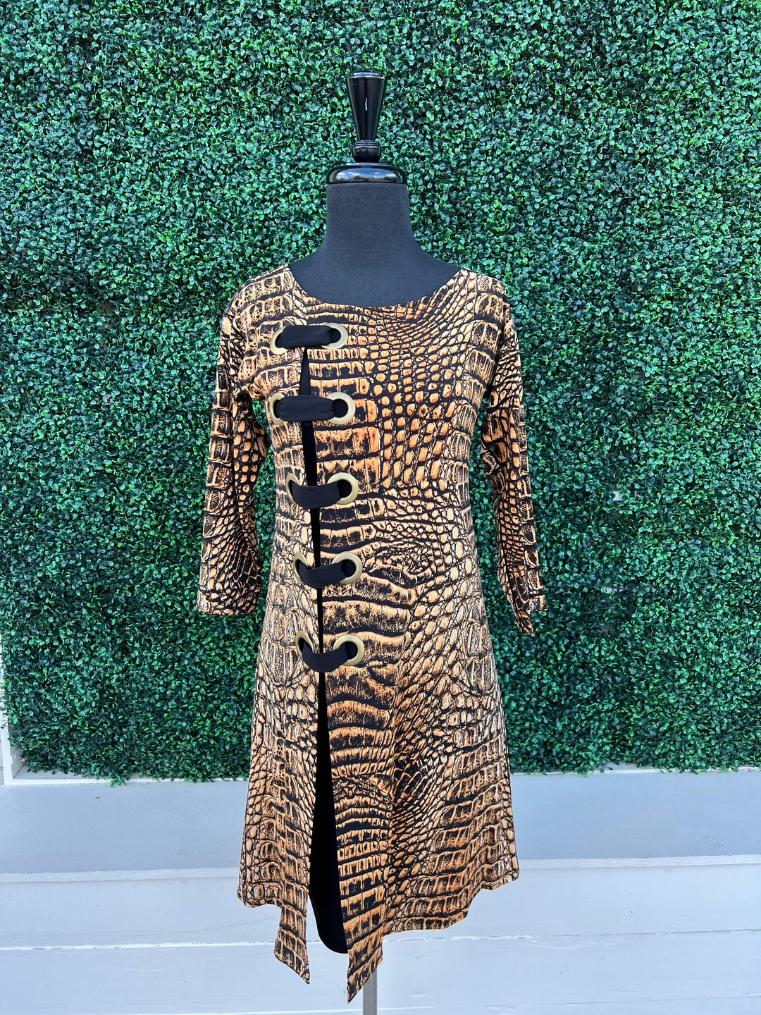Reptile Grommet Dress | Eva Varro Dresses | Tres Chic Boutique Trs Chic Boutique Reptile Grommet Dress | Eva Varro Dresses | Tres Chic Boutique Trs Chic Boutique