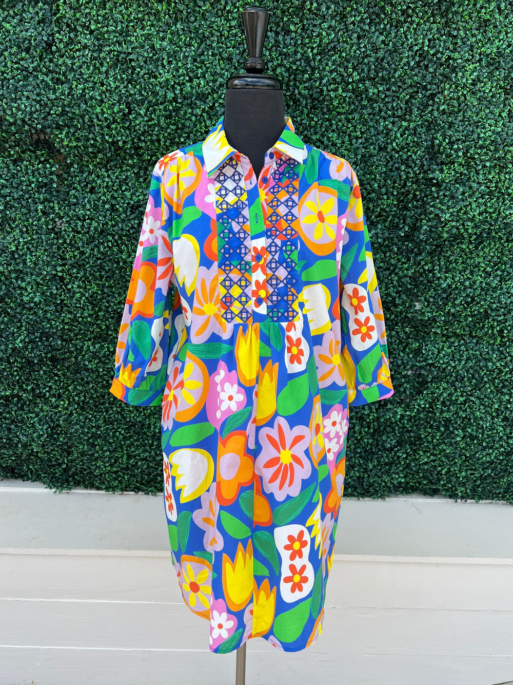 floral cotton dresses Blue Cotton/Linen Dress Designed with a flattering fitted bodice and a full Bold Floral Cotton Dress