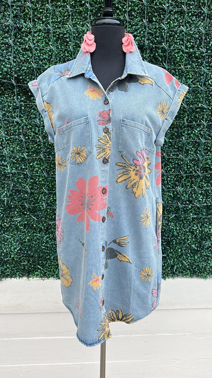 Floral denim she and sky brand button up cap sleeve shirt dress with front pockets boutique