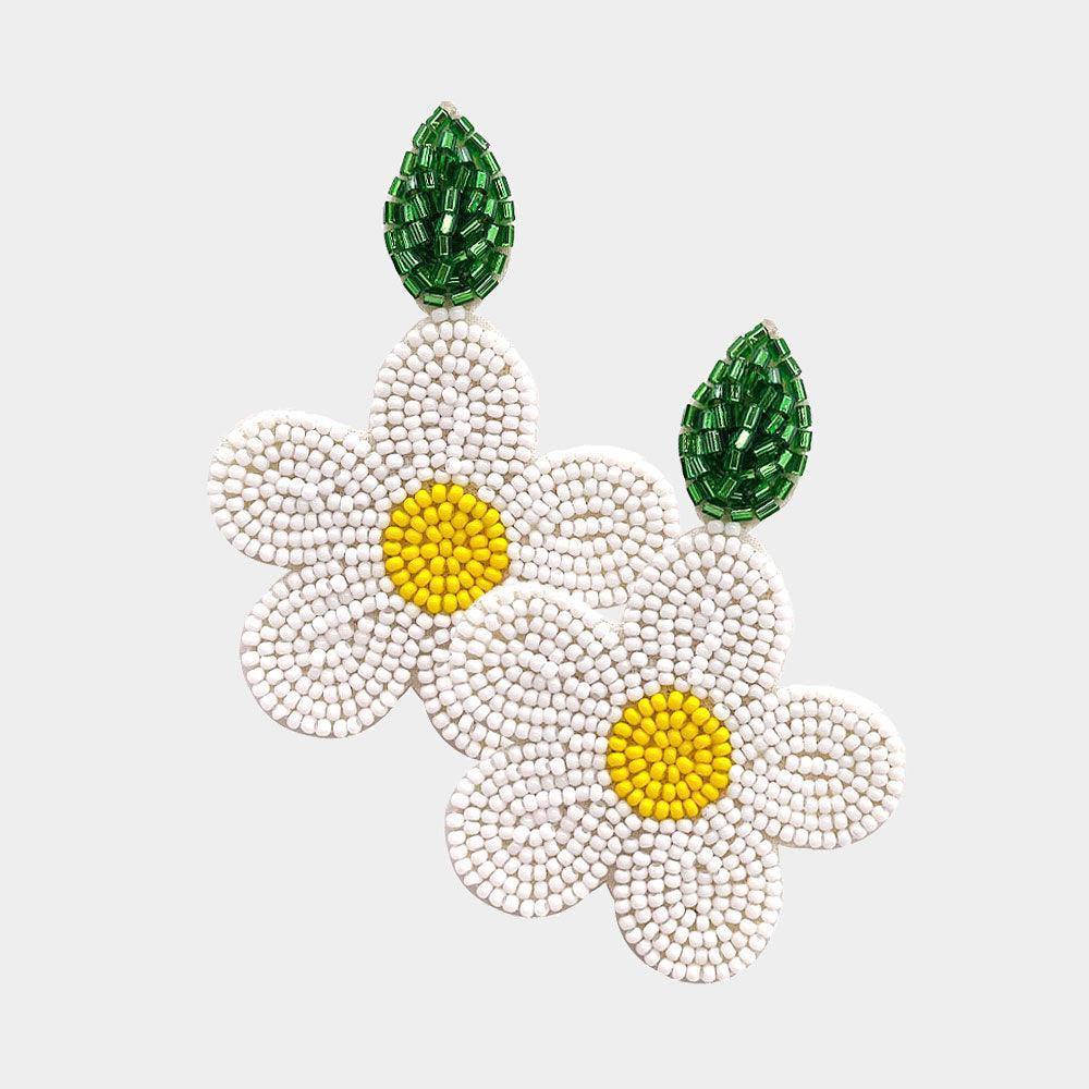 White Floral Beaded Earrings - Très Chic