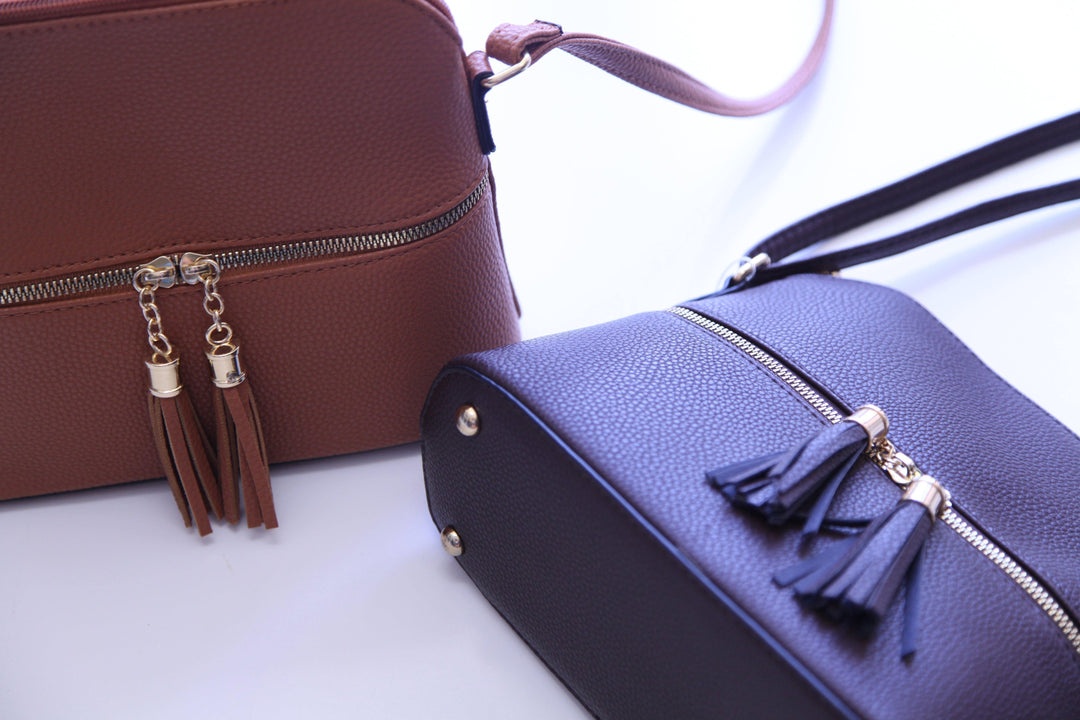 The Perfect Fit Crossbody - Très Chic