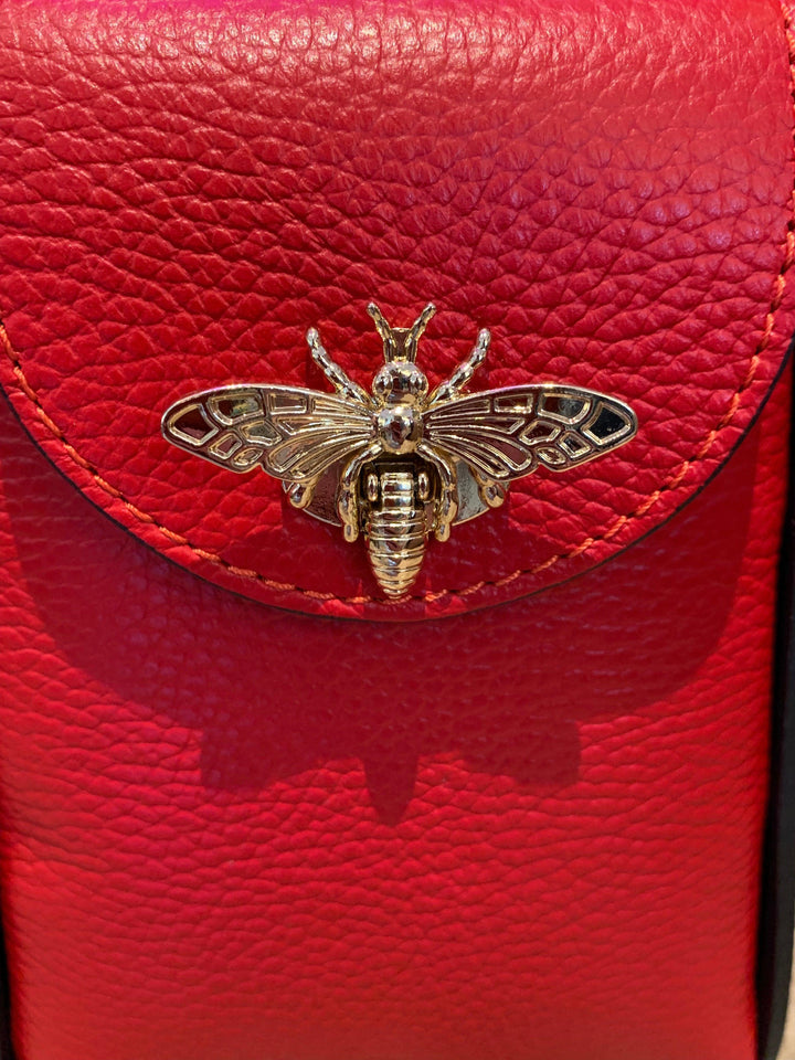 Bee butterfly clasp on Tres Chic bag