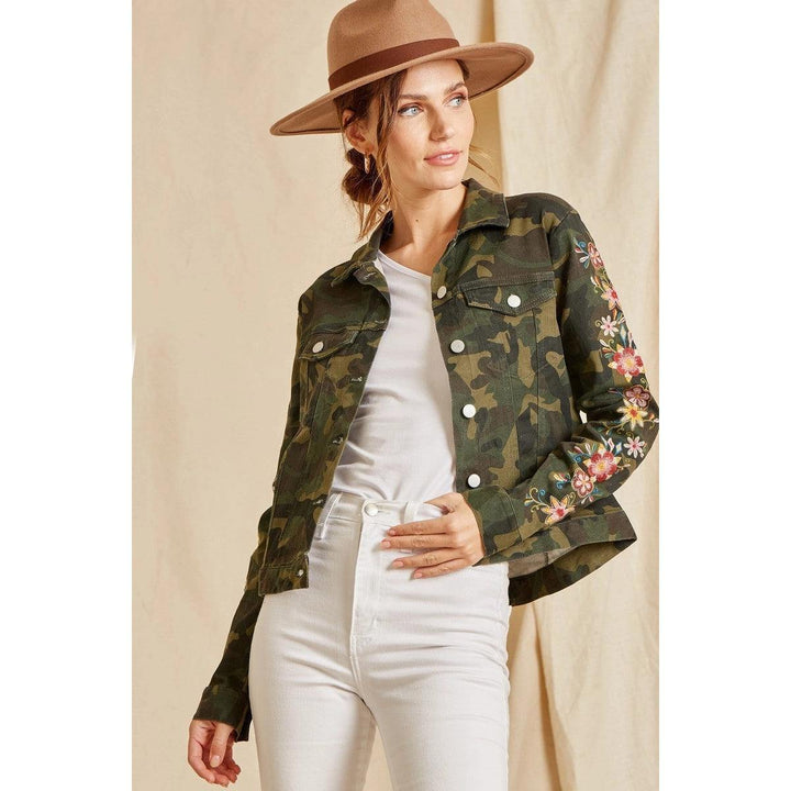 Camo Embroidered Jacket - Très Chic