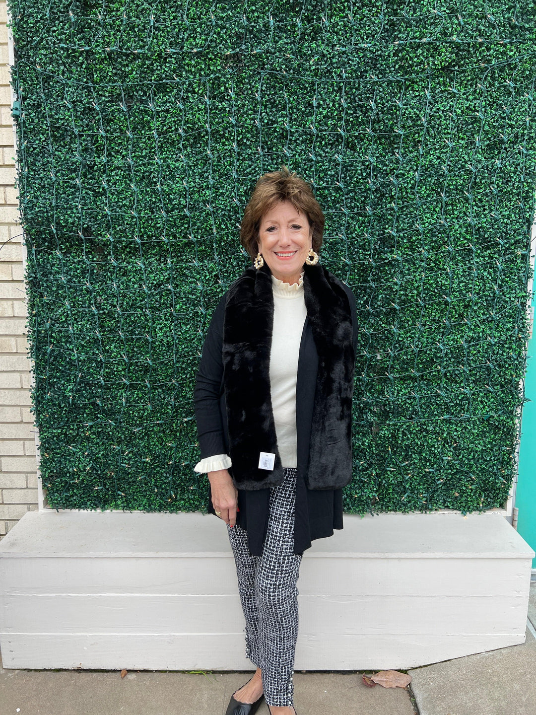 faux fur scarf tres chic boutique women over 50 gifts