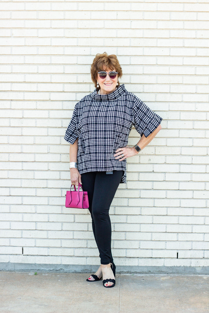 Jackie O Black and White Top - Très Chic